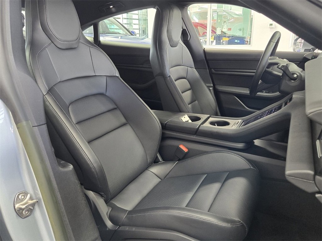 Used 2023 Porsche Taycan image 17