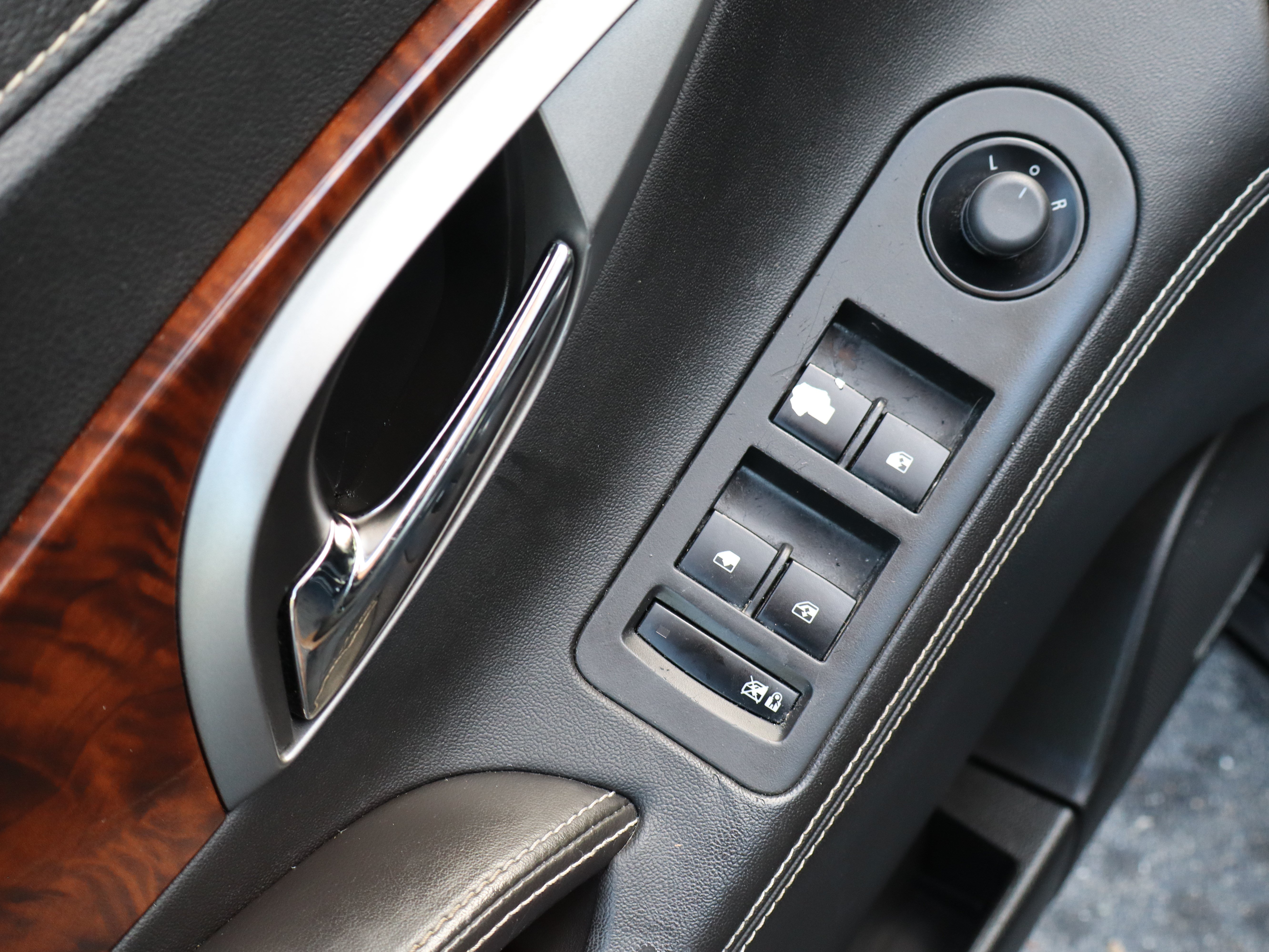 Used 2010 Buick LaCrosse CXS w/ Touring Package FWD image 20