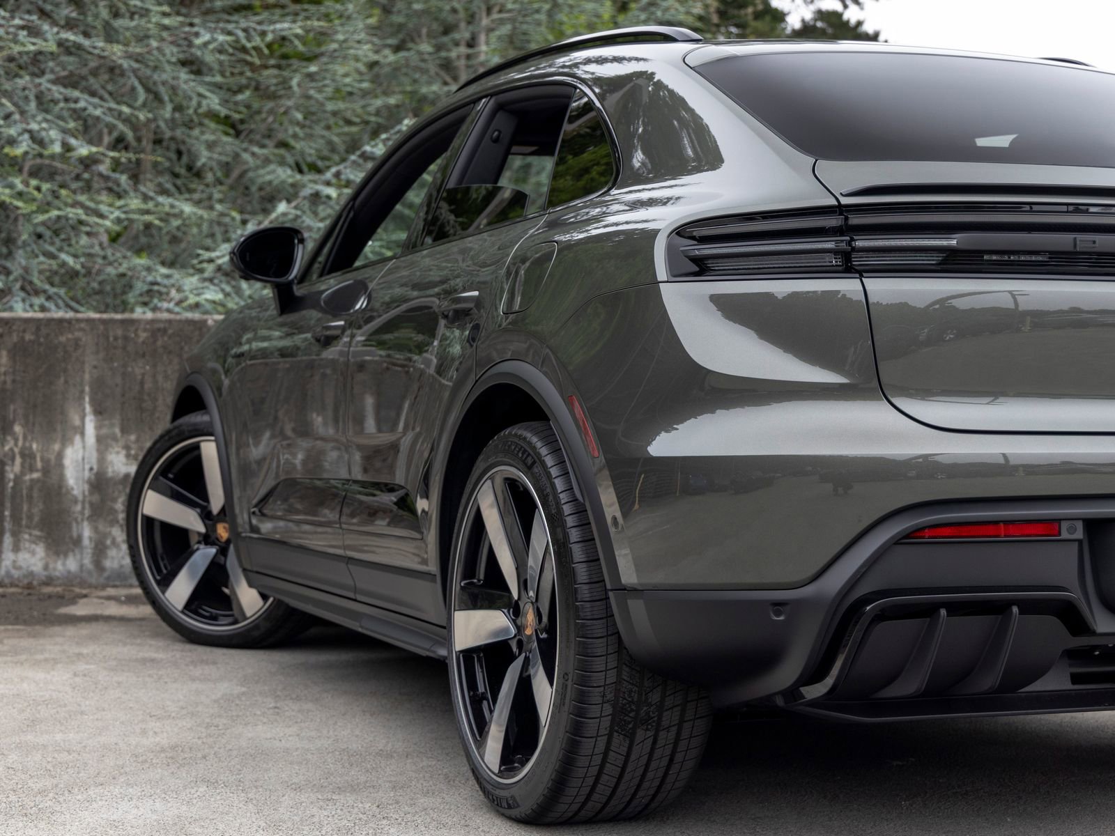 New 2026 Porsche Macan GTS Electric AWD/4WD image 22