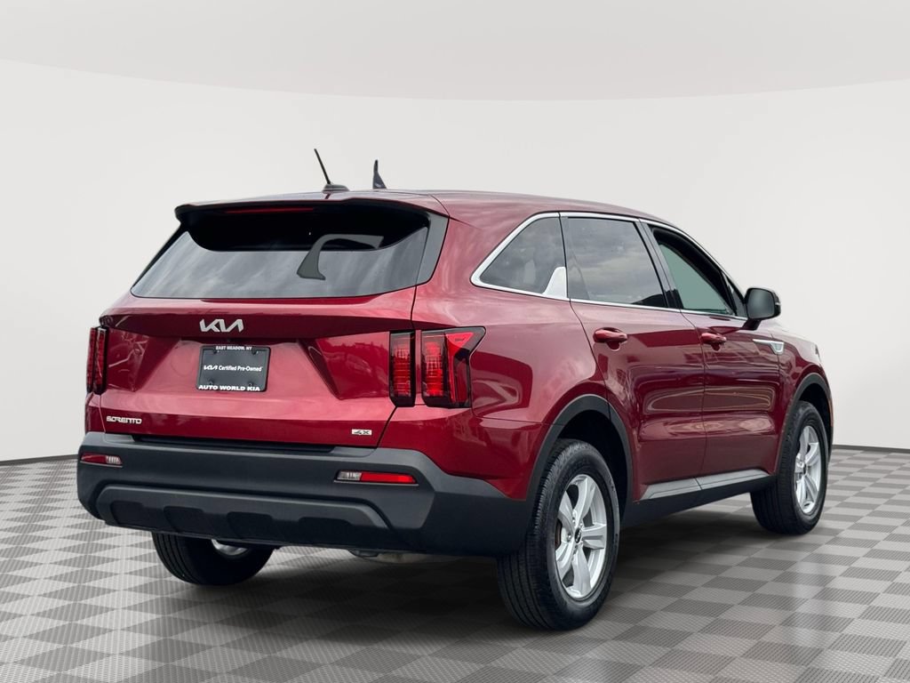 Certified 2023 Kia Sorento LX AWD/4WD image 5