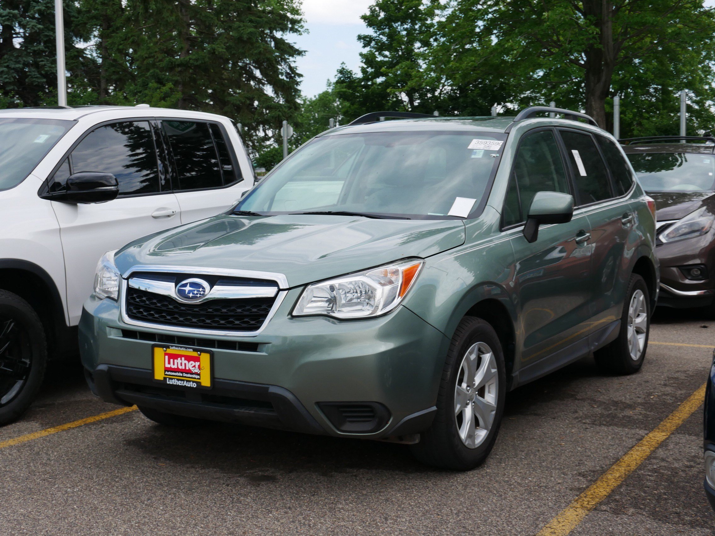 Used 2015 Subaru Forester 2.5i Premium w/ All-Weather Package AWD/4WD image 3