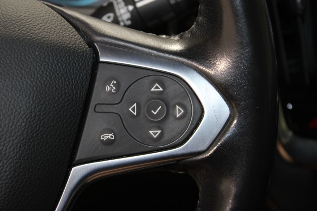 Used 2021 Chevrolet Traverse LT AWD/4WD image 35