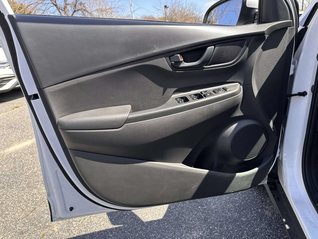 Used 2023 Hyundai Kona SE AWD/4WD image 8