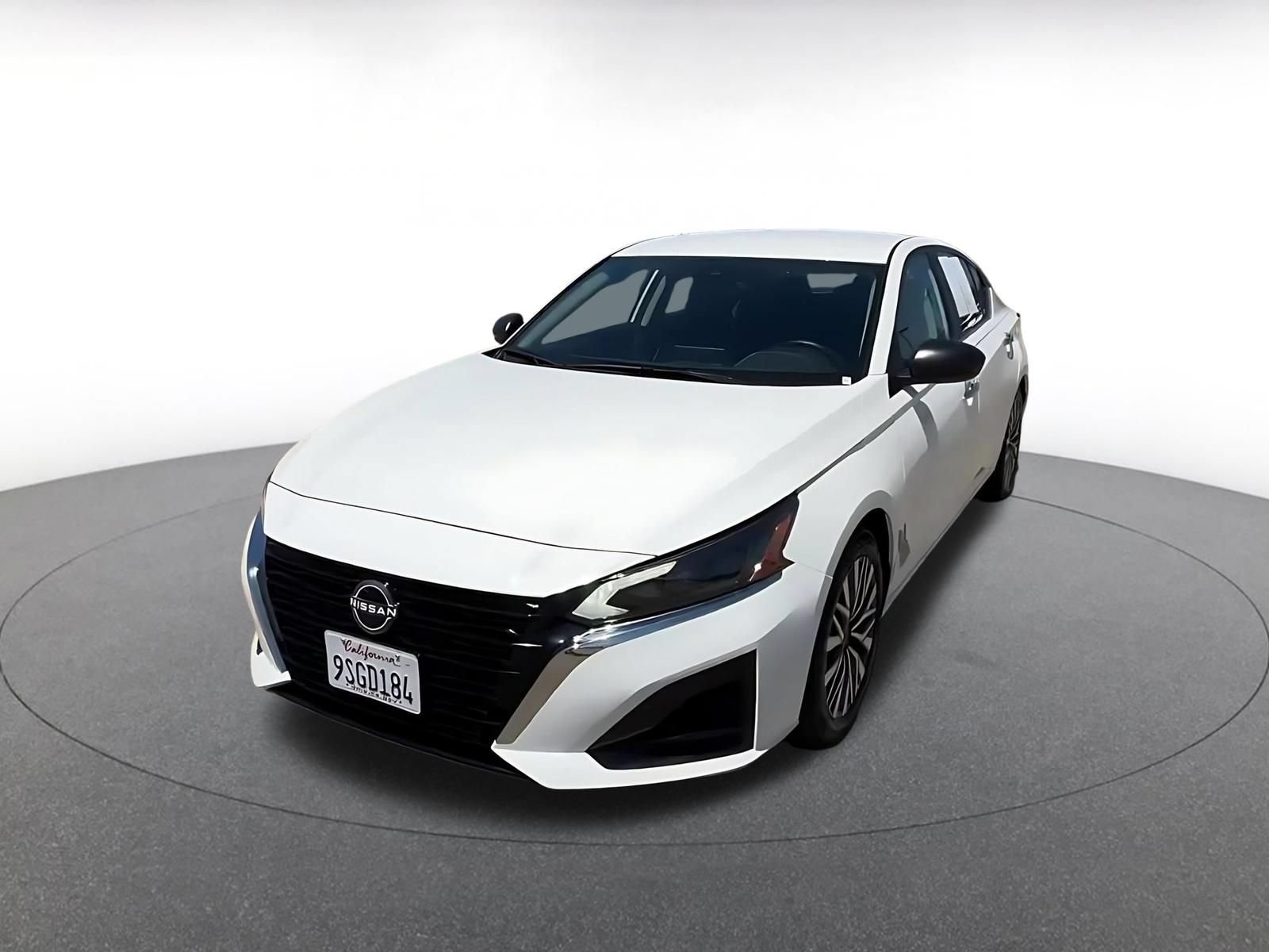 Used 2025 Nissan Altima 2.5 SV FWD image 7
