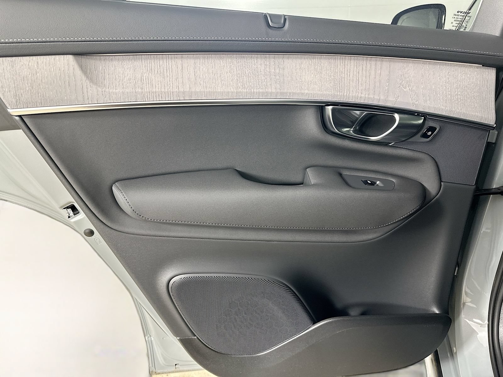 New 2026 Volvo XC90 B6 Ultra w/ Protection Package Premier AWD/4WD image 34