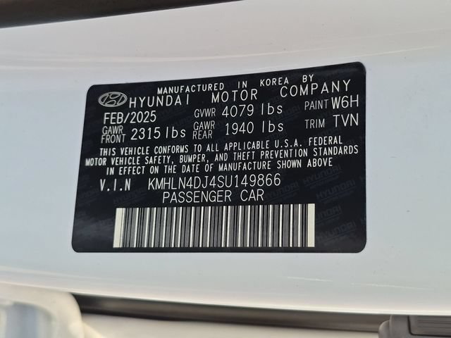 Used 2025 Hyundai Elantra Limited FWD image 25