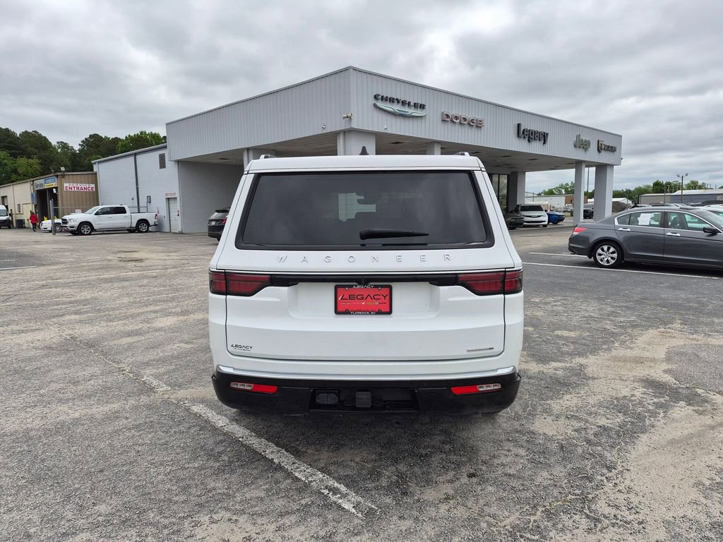 Used 2024 Jeep Wagoneer Series II w/ Flexible Seating Group RWD image 4