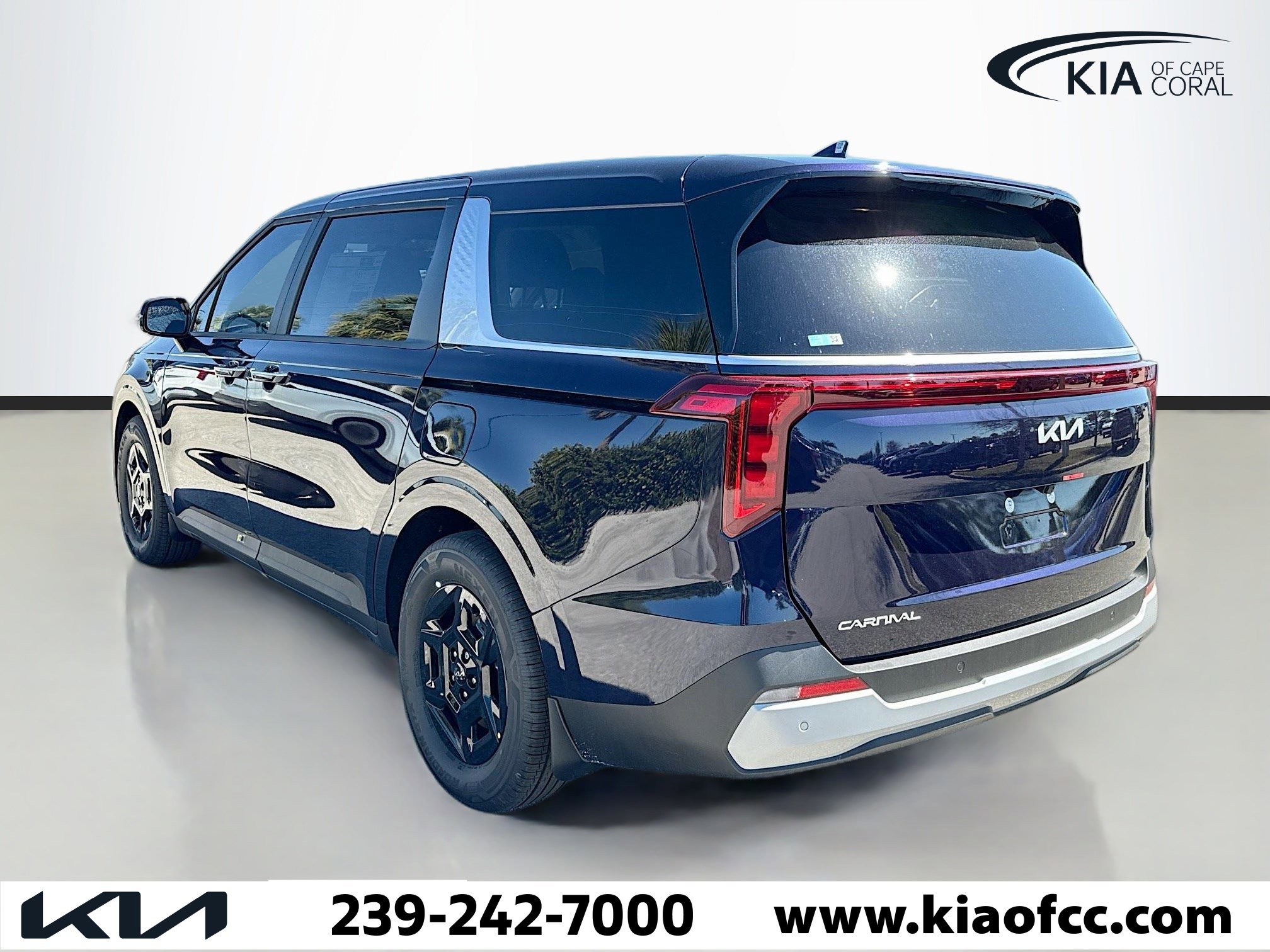 New 2026 Kia Carnival image 3