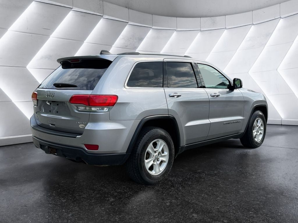 Used 2017 Jeep Grand Cherokee Laredo w/ Quick Order Package 23E AWD/4WD image 6