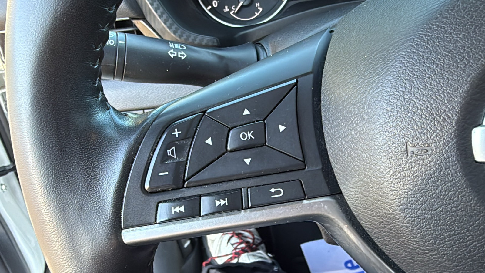 Certified 2020 Nissan Sentra SV FWD image 10
