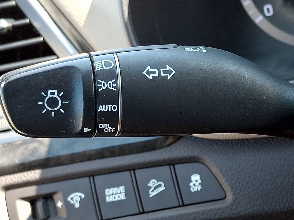 Used 2018 Hyundai Santa Fe Sport w/ Cargo Package AWD/4WD image 25