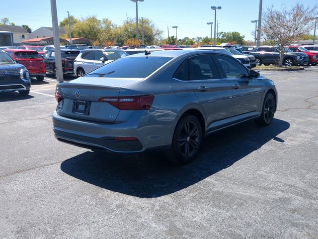 Used 2022 Volkswagen Jetta SE image 6