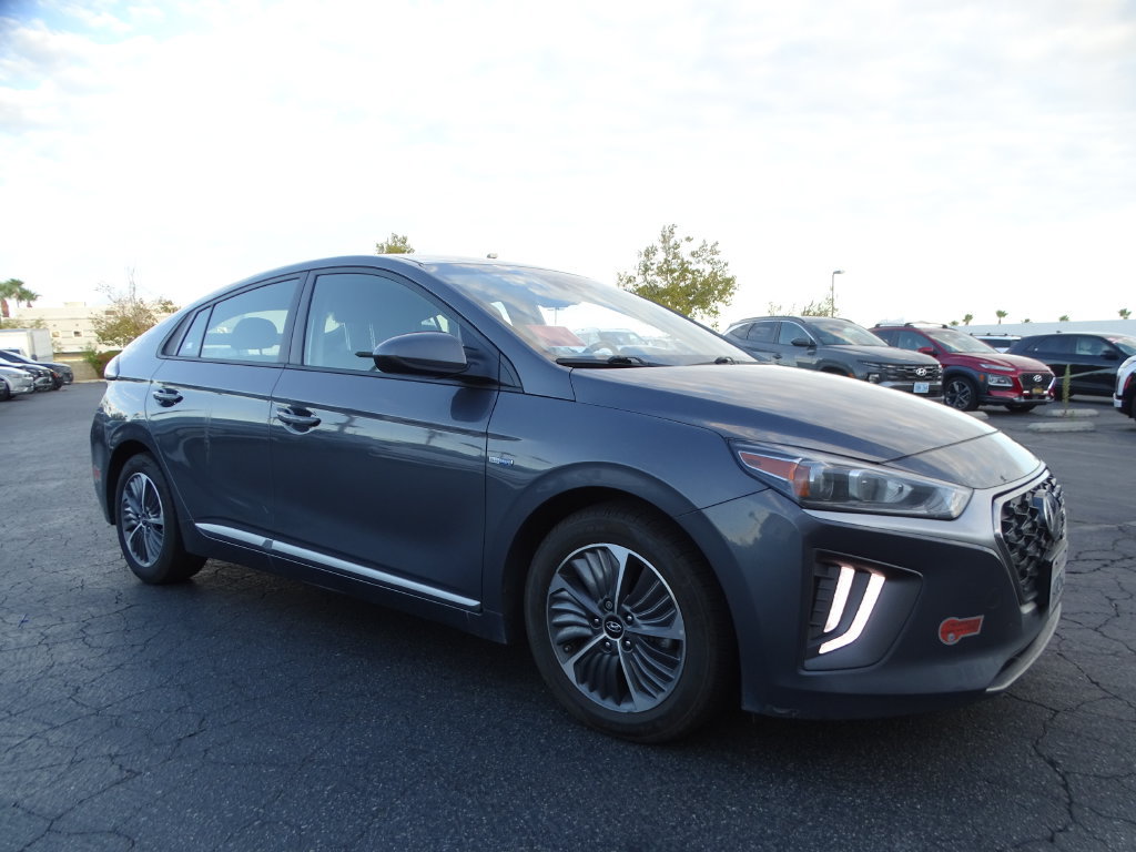 Used 2020 Hyundai Ioniq SE FWD image 3