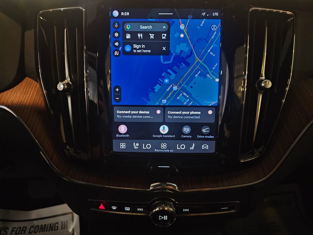 Certified 2023 Volvo XC60 B5 Plus w/ Climate Package AWD/4WD image 23
