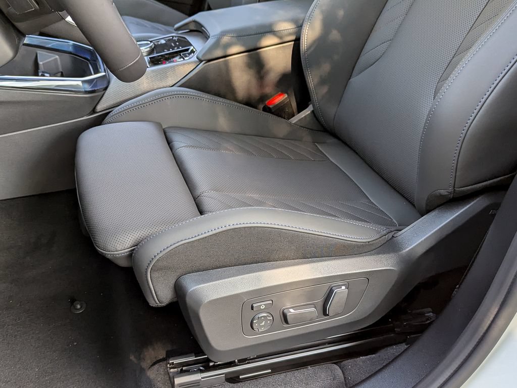 New 2026 BMW X3 xDrive30i w/ Premium Package AWD/4WD image 16