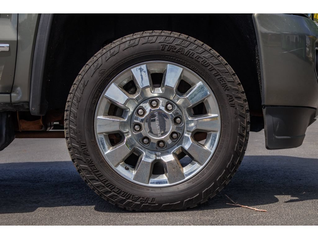 Used 2018 GMC Sierra 2500 Denali w/ Duramax Plus Package AWD/4WD image 9
