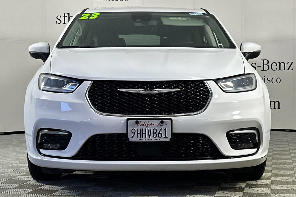 Used 2023 Chrysler Pacifica Touring-L FWD image 9