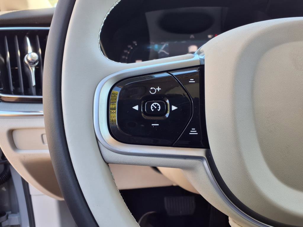 New 2026 Volvo V60 B5 Cross Country Plus w/ Protection Package Premier image 21