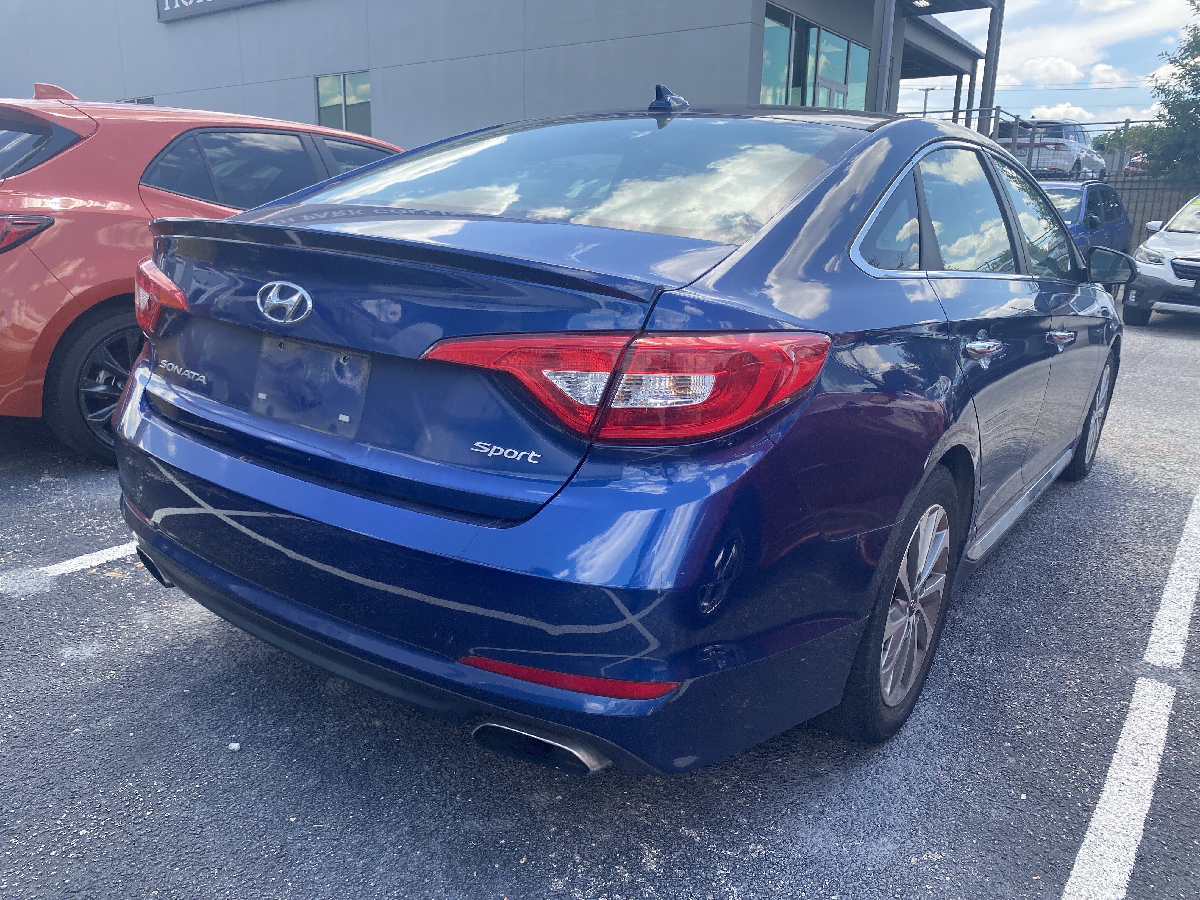 Used 2016 Hyundai Sonata Sport w/ Option Group 1V FWD image 4