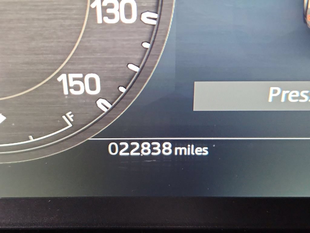 Used 2024 Land Rover Defender 110 S AWD/4WD image 19