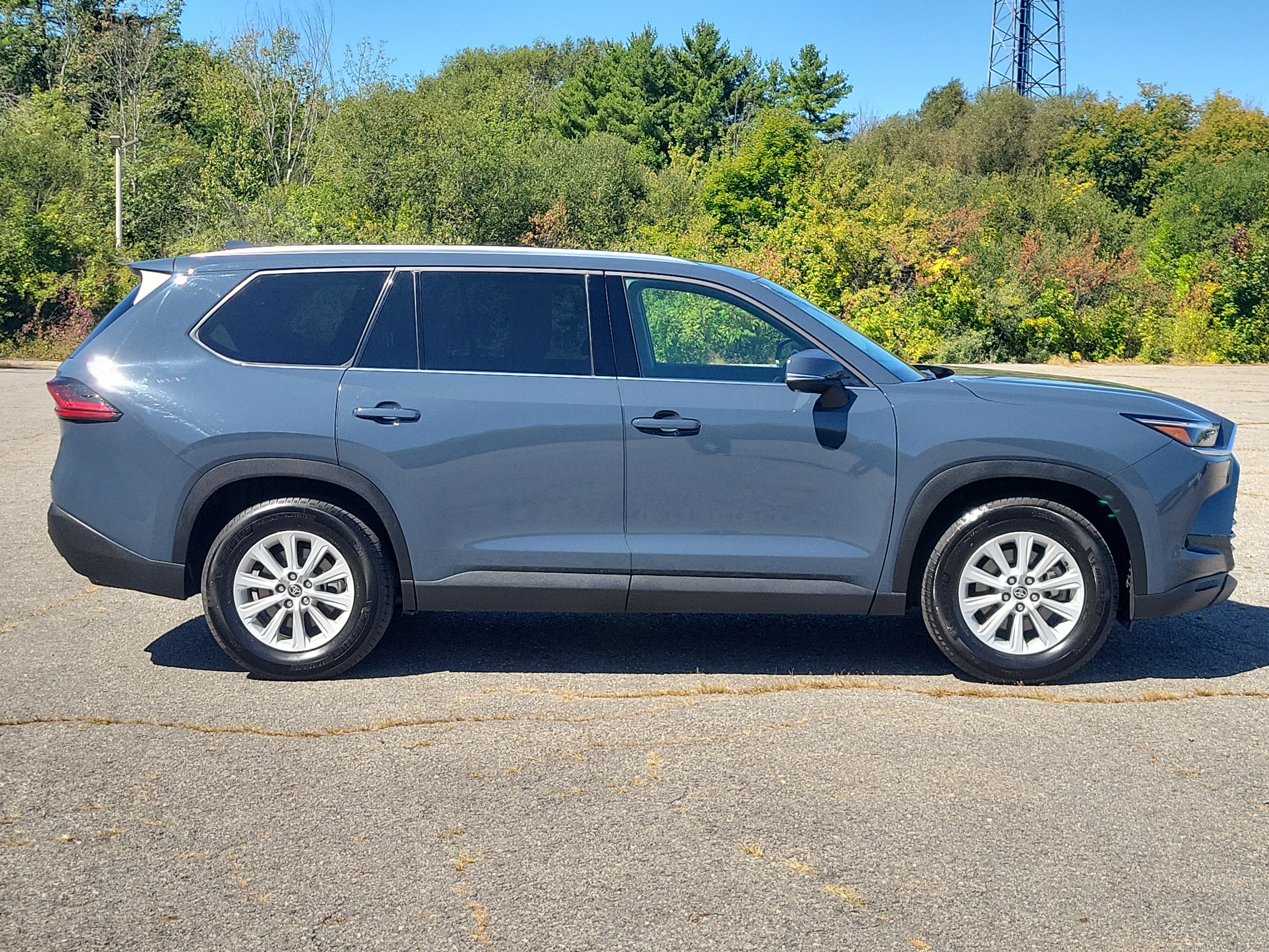 Used 2025 Toyota Grand Highlander AWD Hybrid image 4