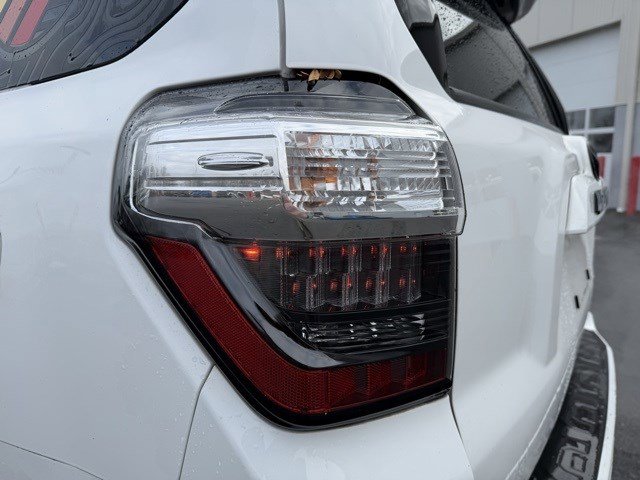 Used 2016 Toyota 4Runner SR5 image 4