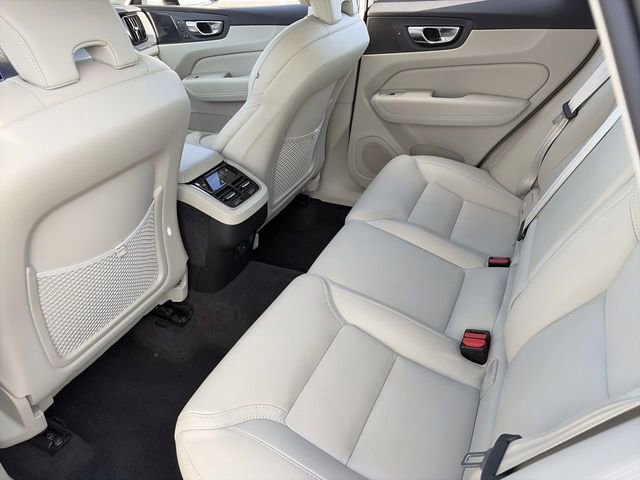 Used 2023 Volvo XC60 B5 Ultimate w/ Climate Package FWD image 17