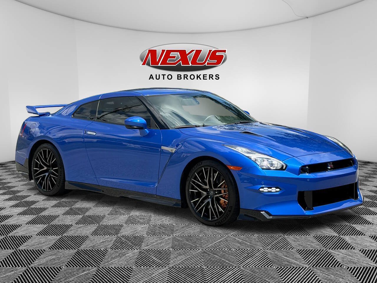 Used 2024 Nissan GT-R Premium w/ Premium Interior Package AWD/4WD image 11