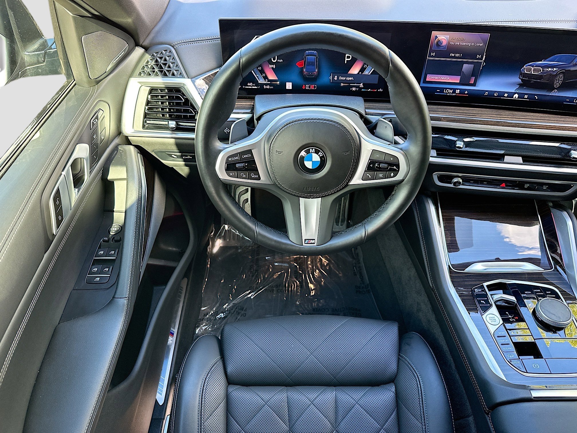 Used 2025 BMW X6 xDrive40i w/ Climate Comfort Package image 24