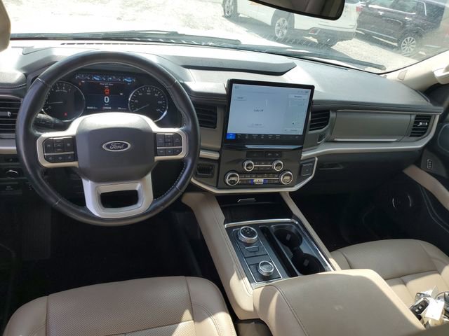 Used 2023 Ford Expedition Max XLT image 10