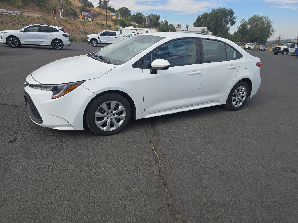 Used 2024 Toyota Corolla LE FWD image 3