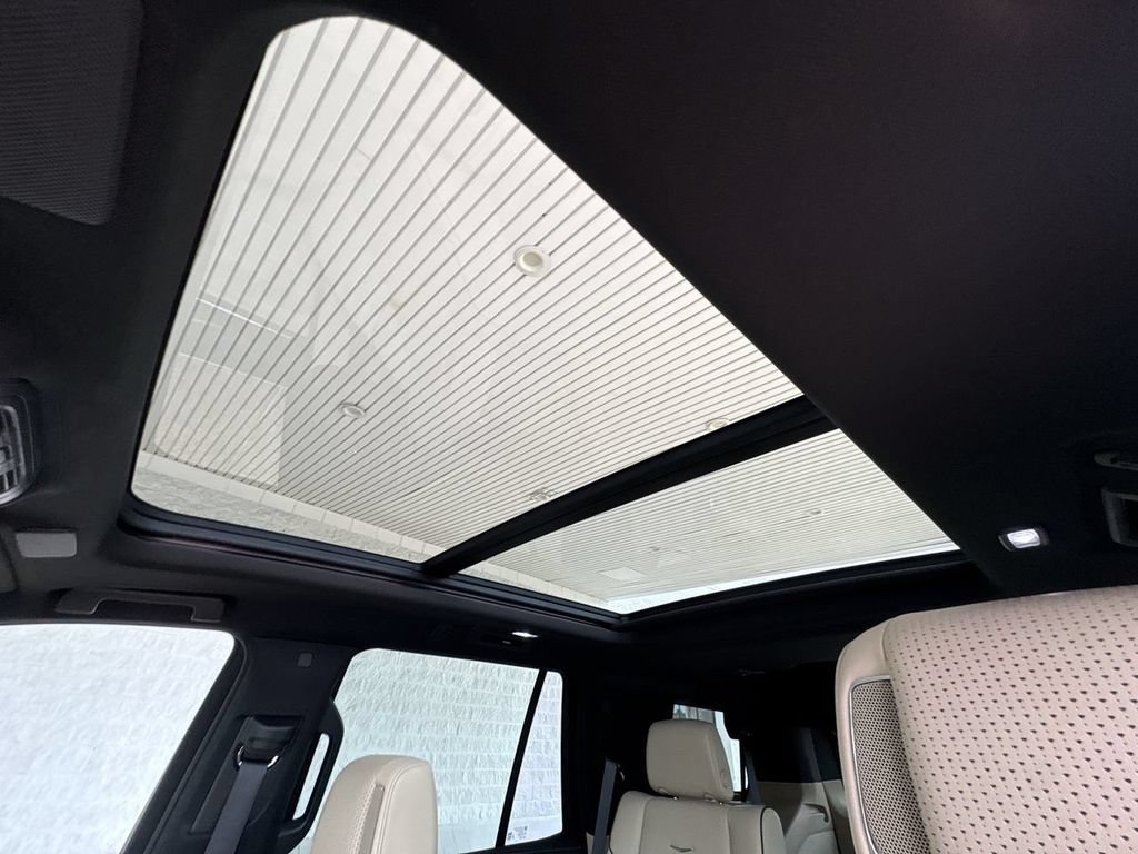 Certified 2023 Cadillac Escalade Premium Luxury w/ Performance Package AWD/4WD image 19