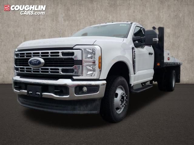 New 2025 Ford F350 XL w/ XL Chrome Package image 3