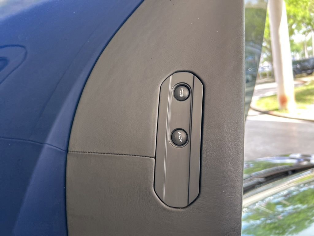 Used 2020 McLaren GT image 39