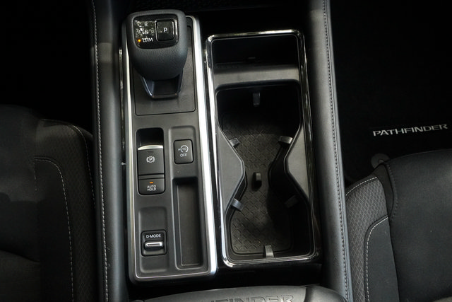 Used 2024 Nissan Pathfinder SV FWD image 14
