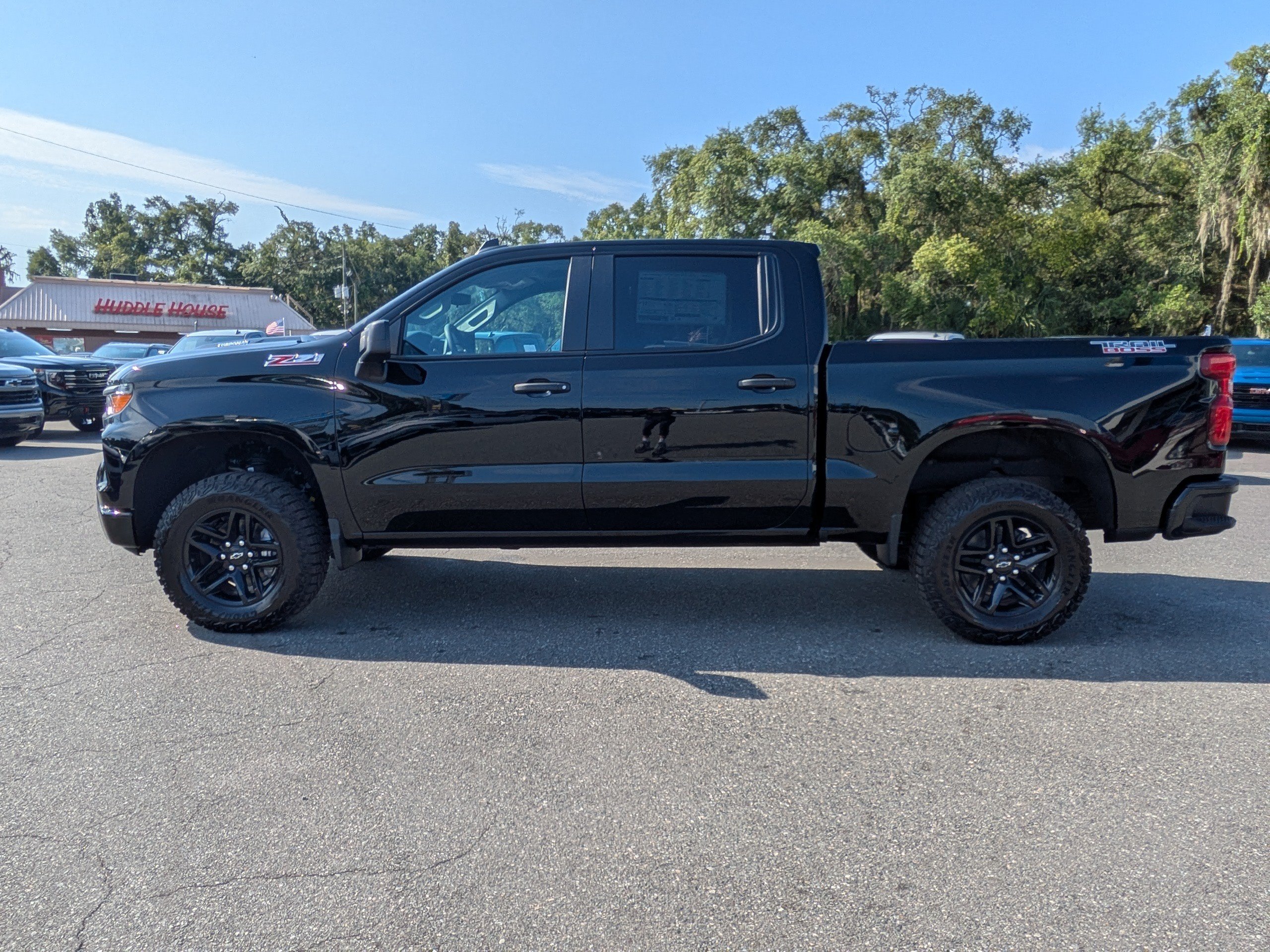 New 2026 Chevrolet Silverado 1500 Custom Trail Boss AWD/4WD image 6