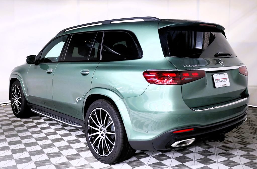 Used 2026 Mercedes-Benz GLS 580 4MATIC image 4