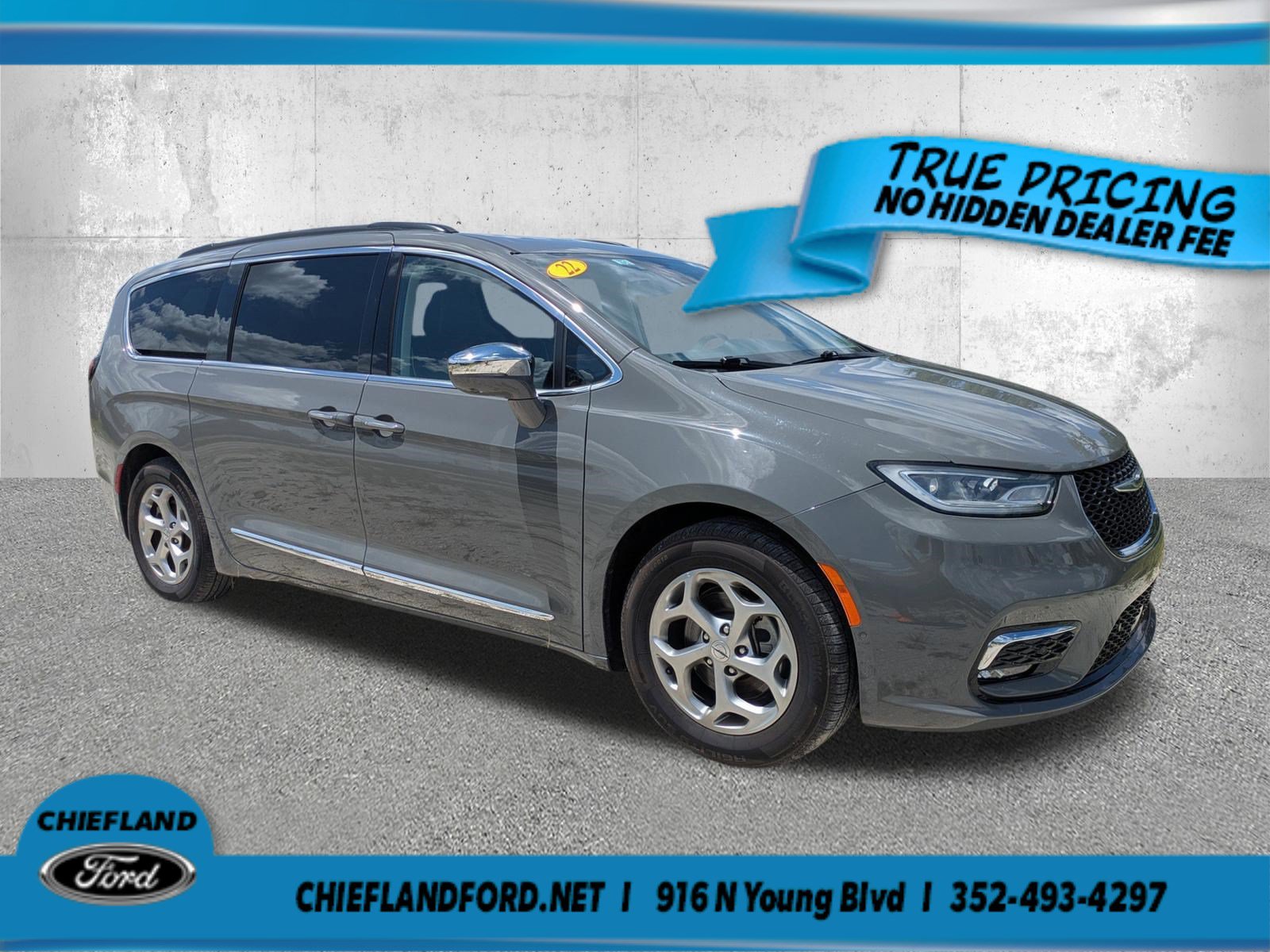 Used 2022 Chrysler Pacifica Limited FWD image 1