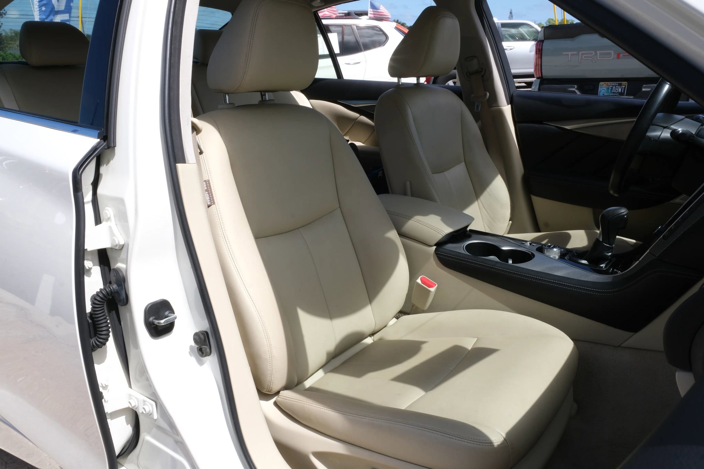 Used 2017 INFINITI Q50 3.0t Premium w/ Cargo Package (L95) RWD image 11