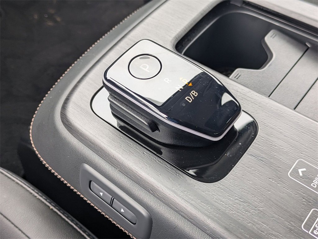 Used 2023 Nissan Ariya FWD image 22