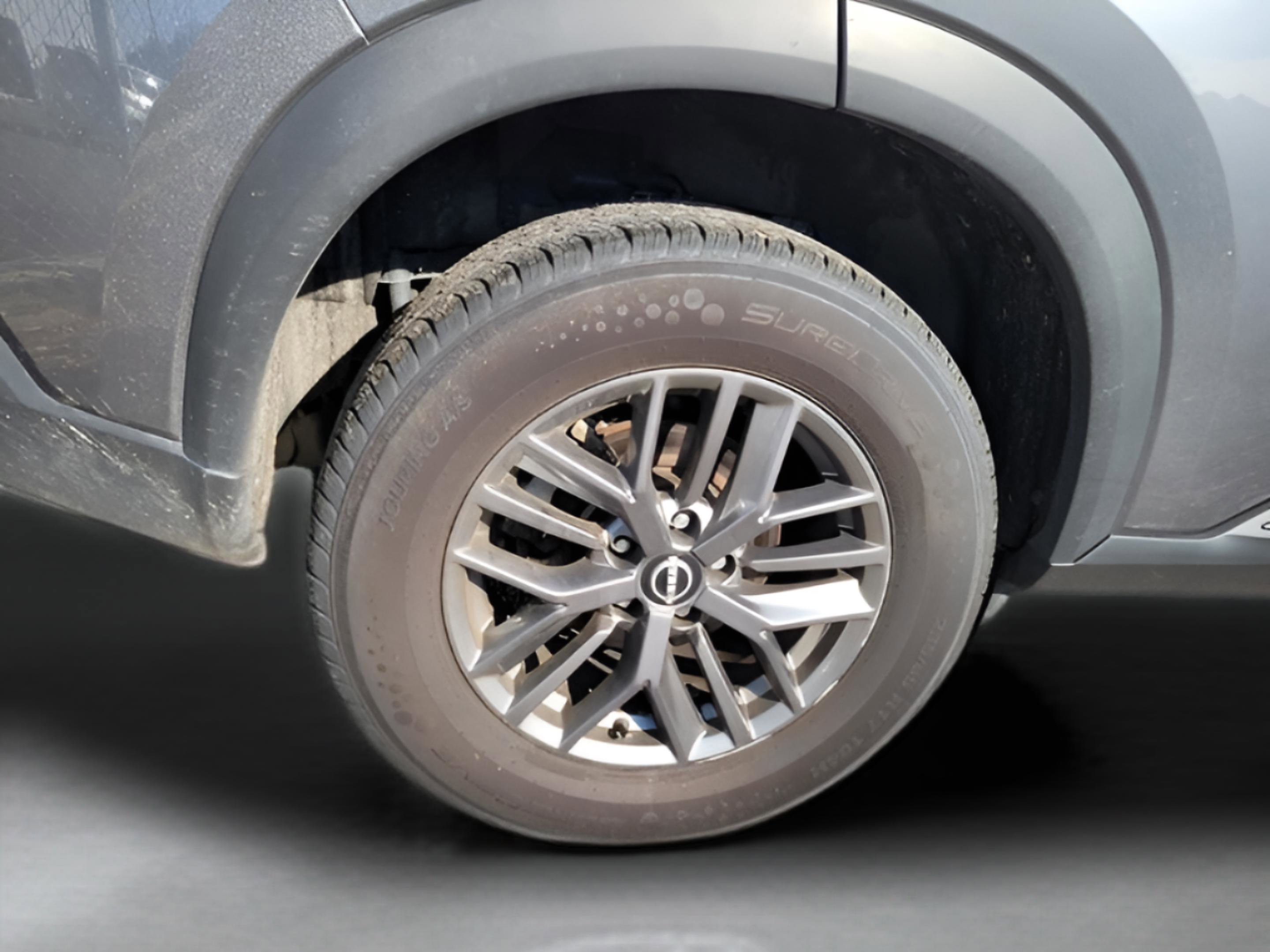 Used 2023 Nissan Rogue S image 24