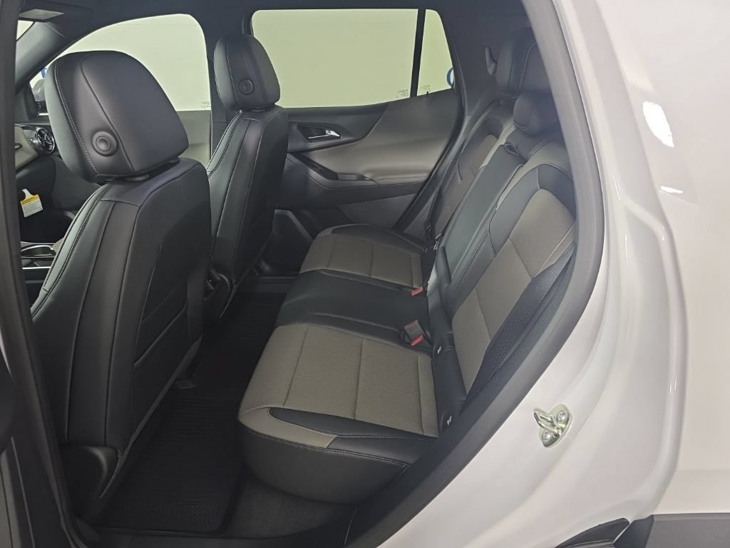 New 2026 Chevrolet Equinox LT w/ Convenience Package II FWD image 12