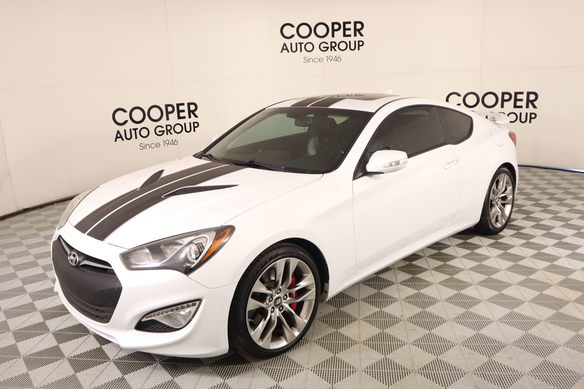 Used 2013 Hyundai Genesis 3.8 image 10