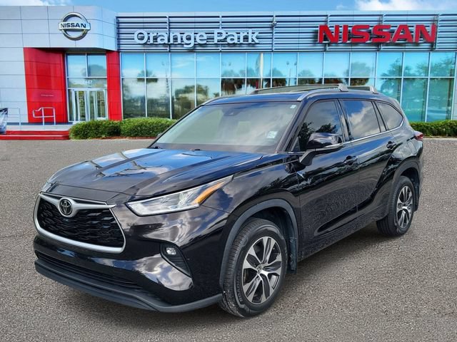 Used 2021 Toyota Highlander XLE FWD image 4