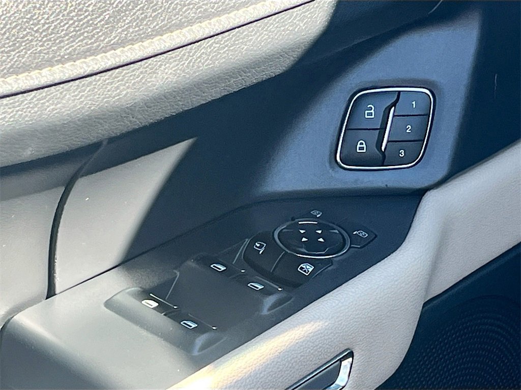 Used 2024 Ford Expedition Max Limited image 18