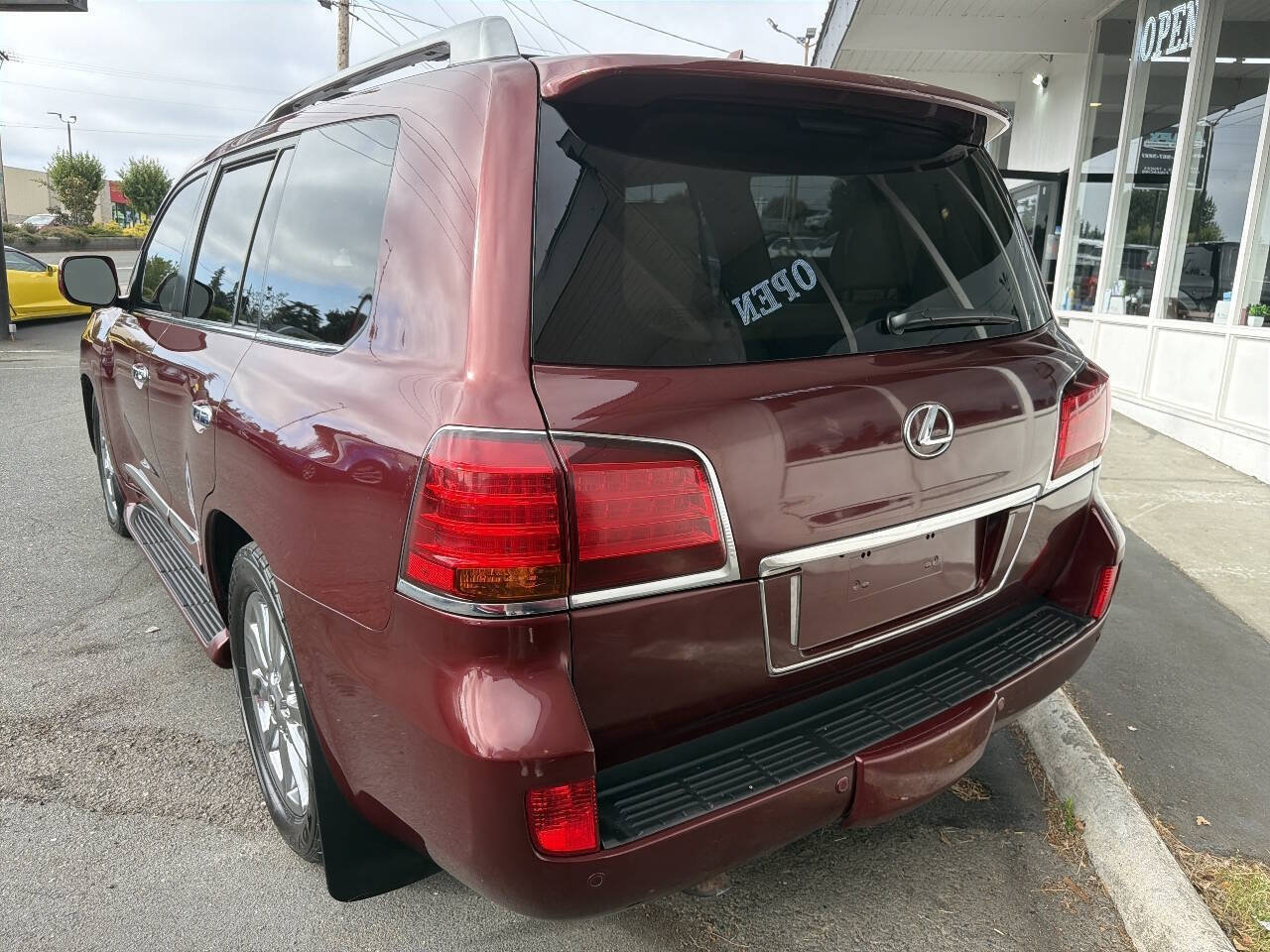 Used 2010 Lexus LX 570 4WD image 4