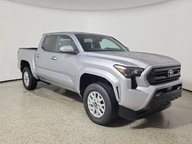 Used 2026 Toyota Tacoma SR5 AWD/4WD image 4