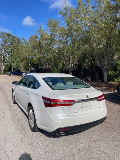 Used 2014 Toyota Avalon XLE image 2