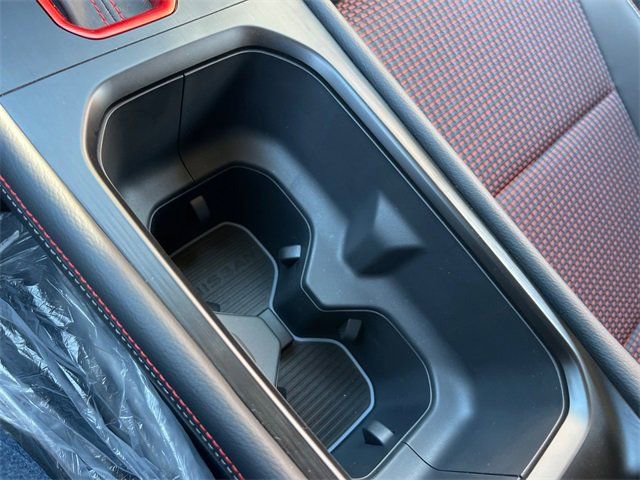 New 2025 Nissan Kicks SR w/ Illumination Package image 19