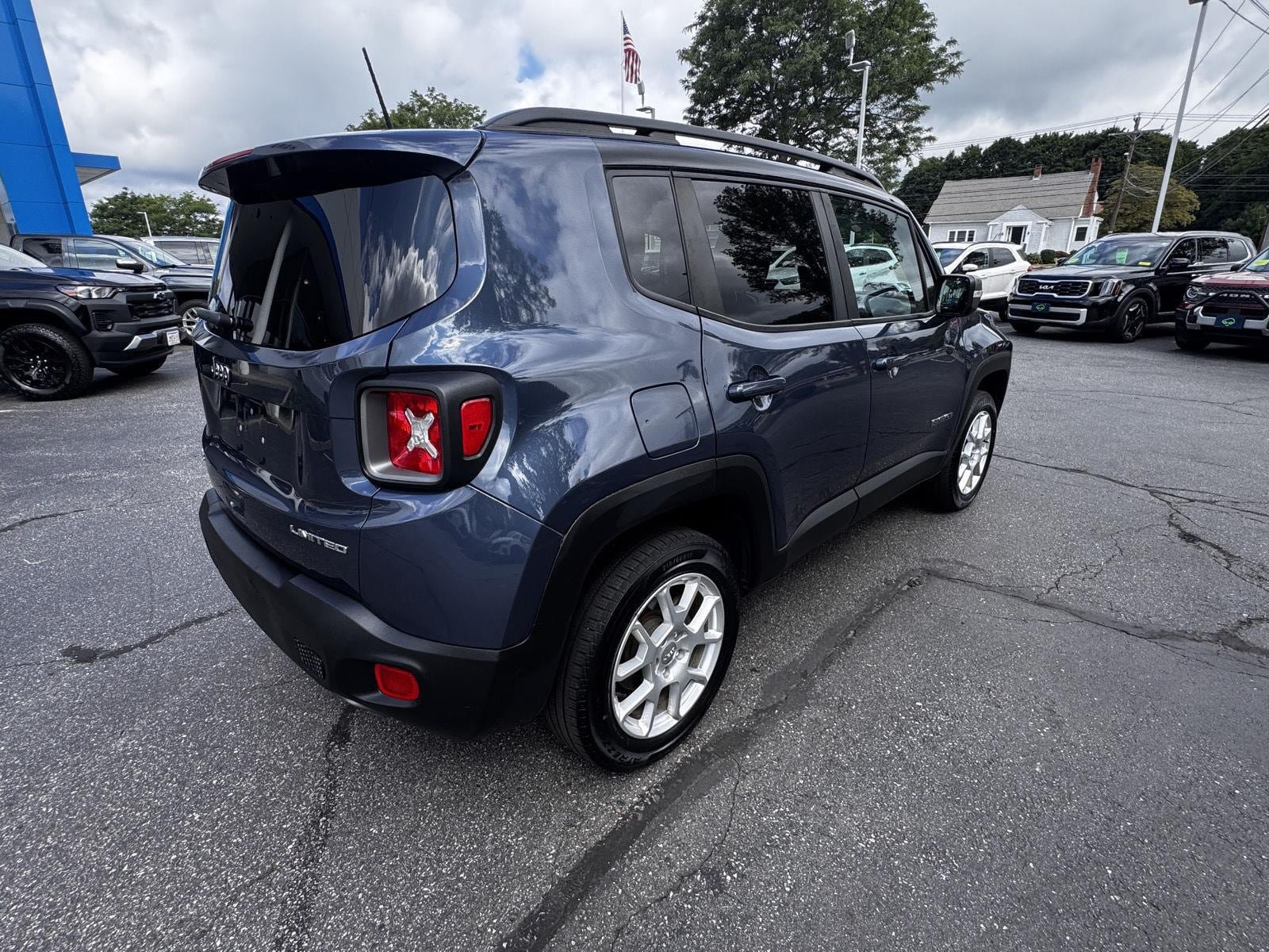 Used 2021 Jeep Renegade Limited AWD/4WD image 7